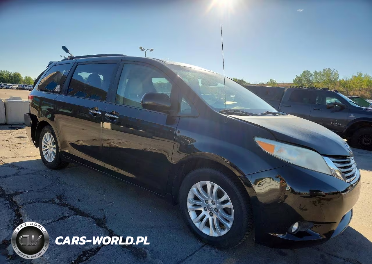2013 Toyota Sienna Xle 8-Passenger VIN:5TDYK3DC6DS299273 - 4