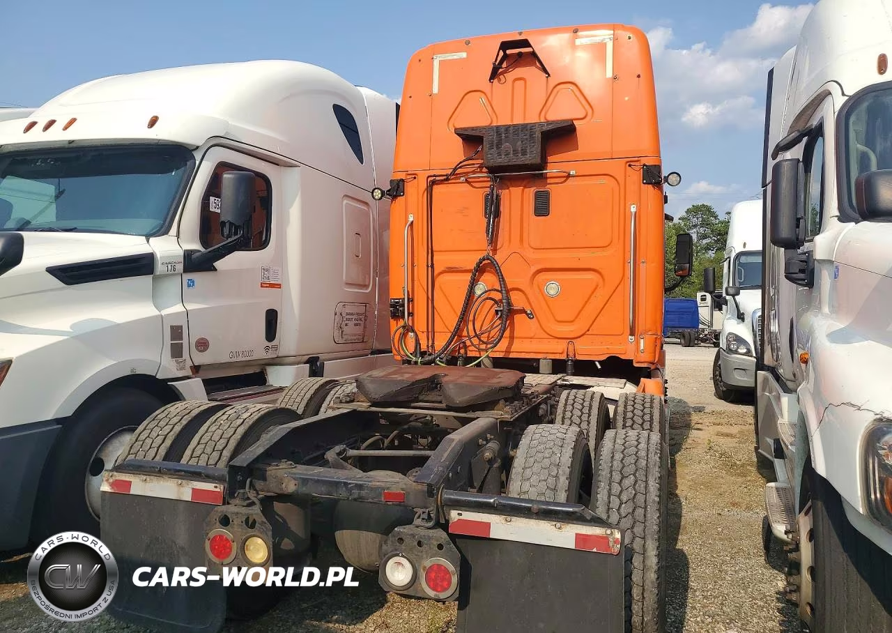 2012 Freightliner Cascadia 125 VIN:1FUJGLDR6CSBT4073 - 3