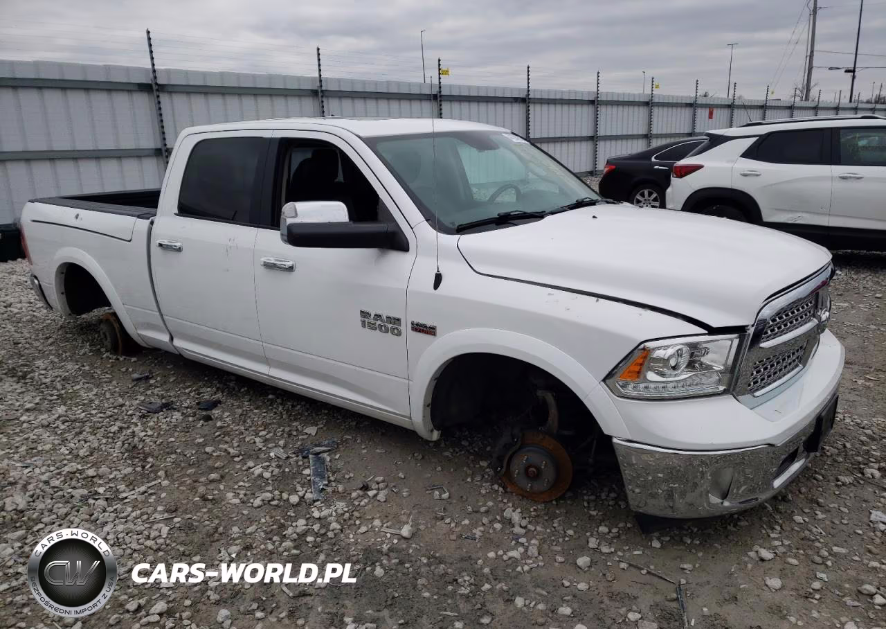 2018 Ram 1500 Laramie VIN:1C6RR7VT1JS291162 - 4