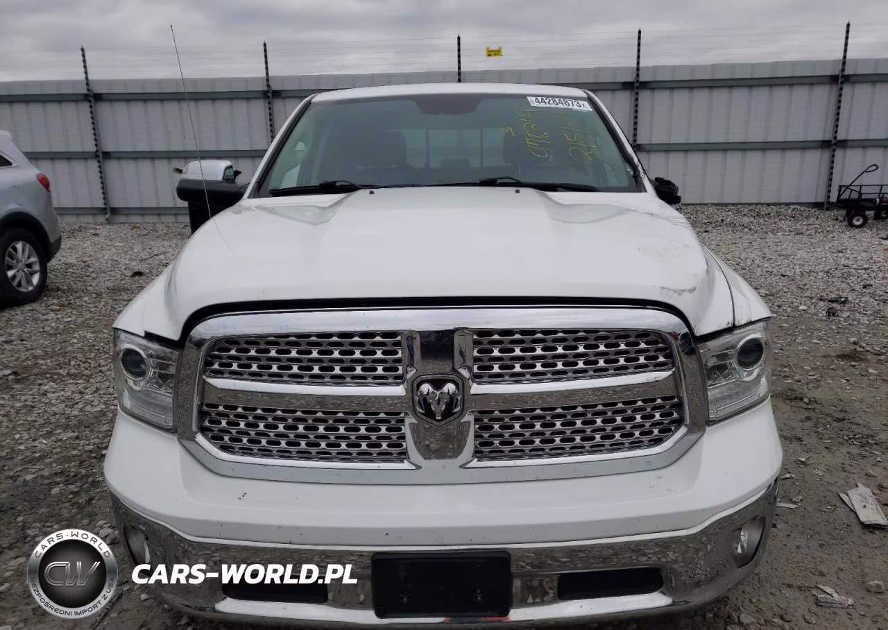 2018 Ram 1500 Laramie VIN:1C6RR7VT1JS291162 - 5