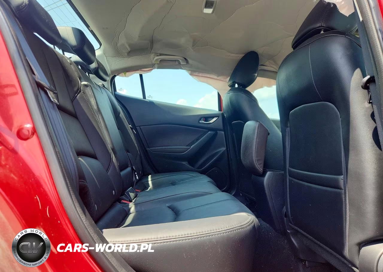 2018 Mazda 3 Touring VIN:3MZBN1V33JM253568 - 10