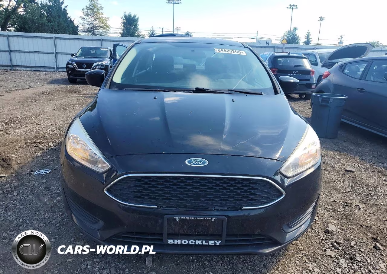 2018 Ford Focus Se VIN:1FADP3FE5JL209466 - 5