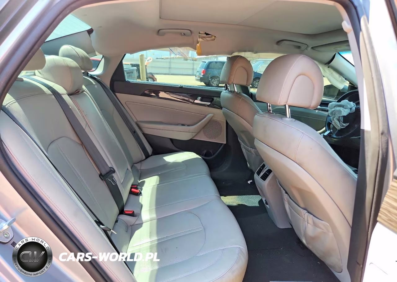 2015 Hyundai Sonata Limited VIN:5NPE34AF7FH070825 - 10