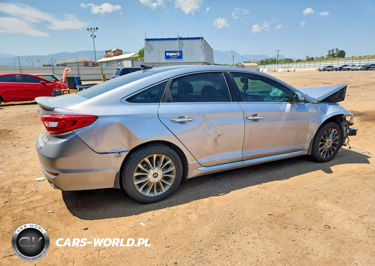 2015 Hyundai Sonata Limited VIN:5NPE34AF7FH070825 - 3