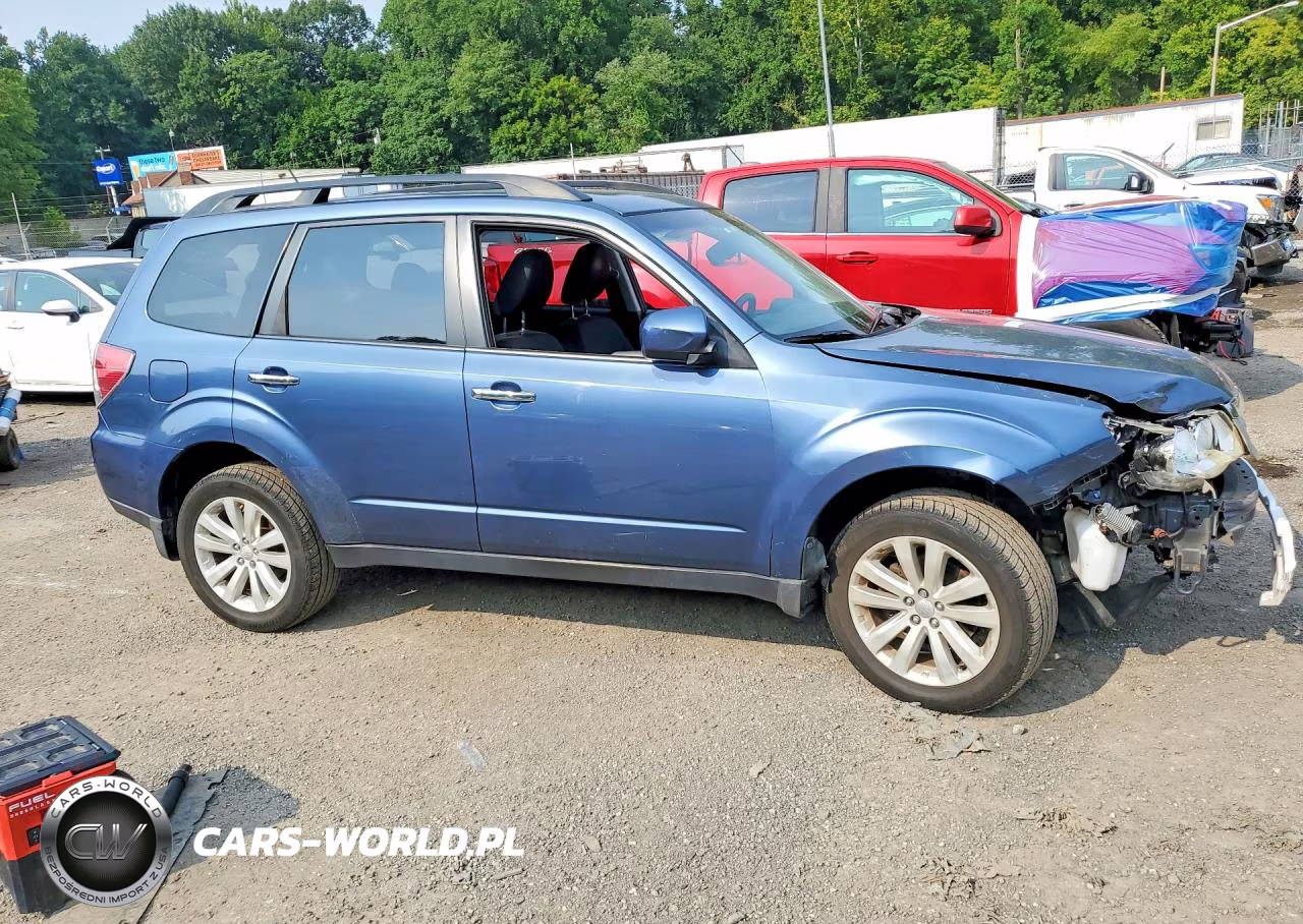 2011 Subaru Forester 2.5X Premium VIN:JF2SHADC3BH752079 - 4