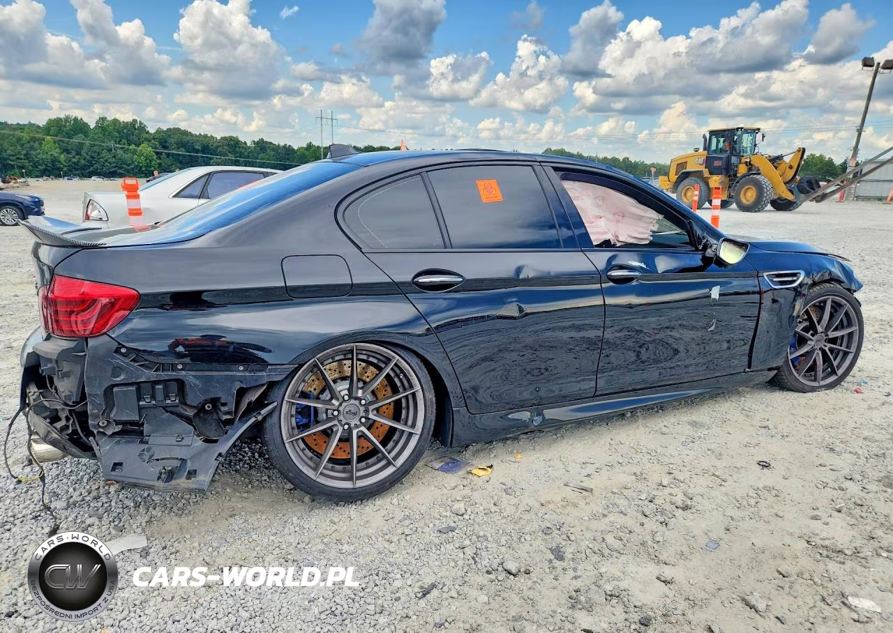 2016 BMW M5 VIN:WBSFV9C5XGG343609 - 3