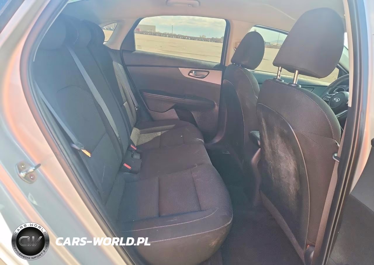 2021 Kia Forte Lxs VIN:3KPF24AD6ME334897 - 10