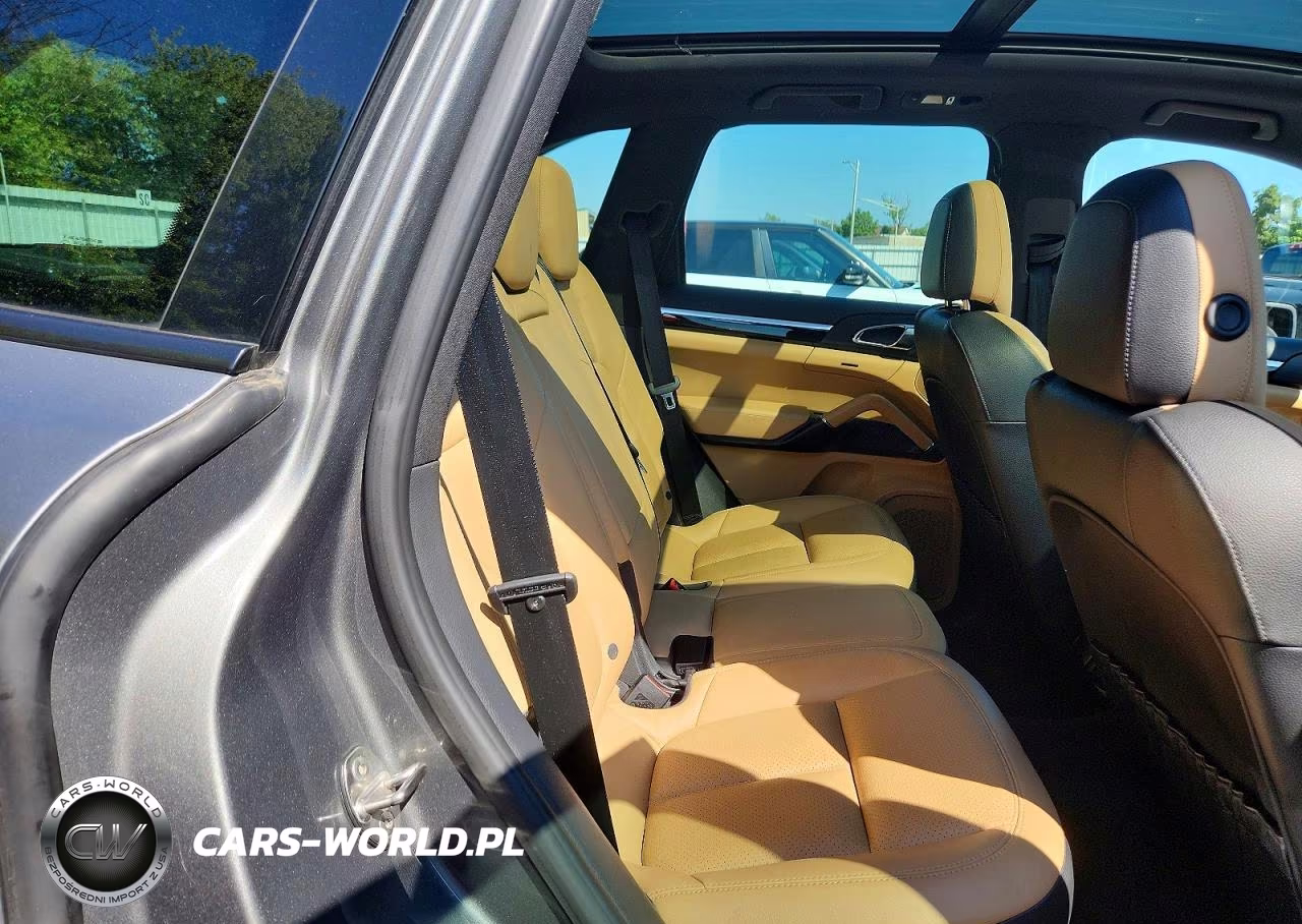 2015 Porsche Cayenne VIN:WP1AF2A2XFLA35195 - 10