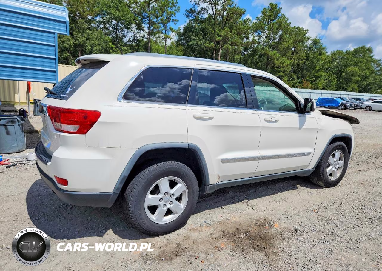 2011 Jeep Grand Cherokee Laredo VIN:1J4RS4GG0BC531870 - 3