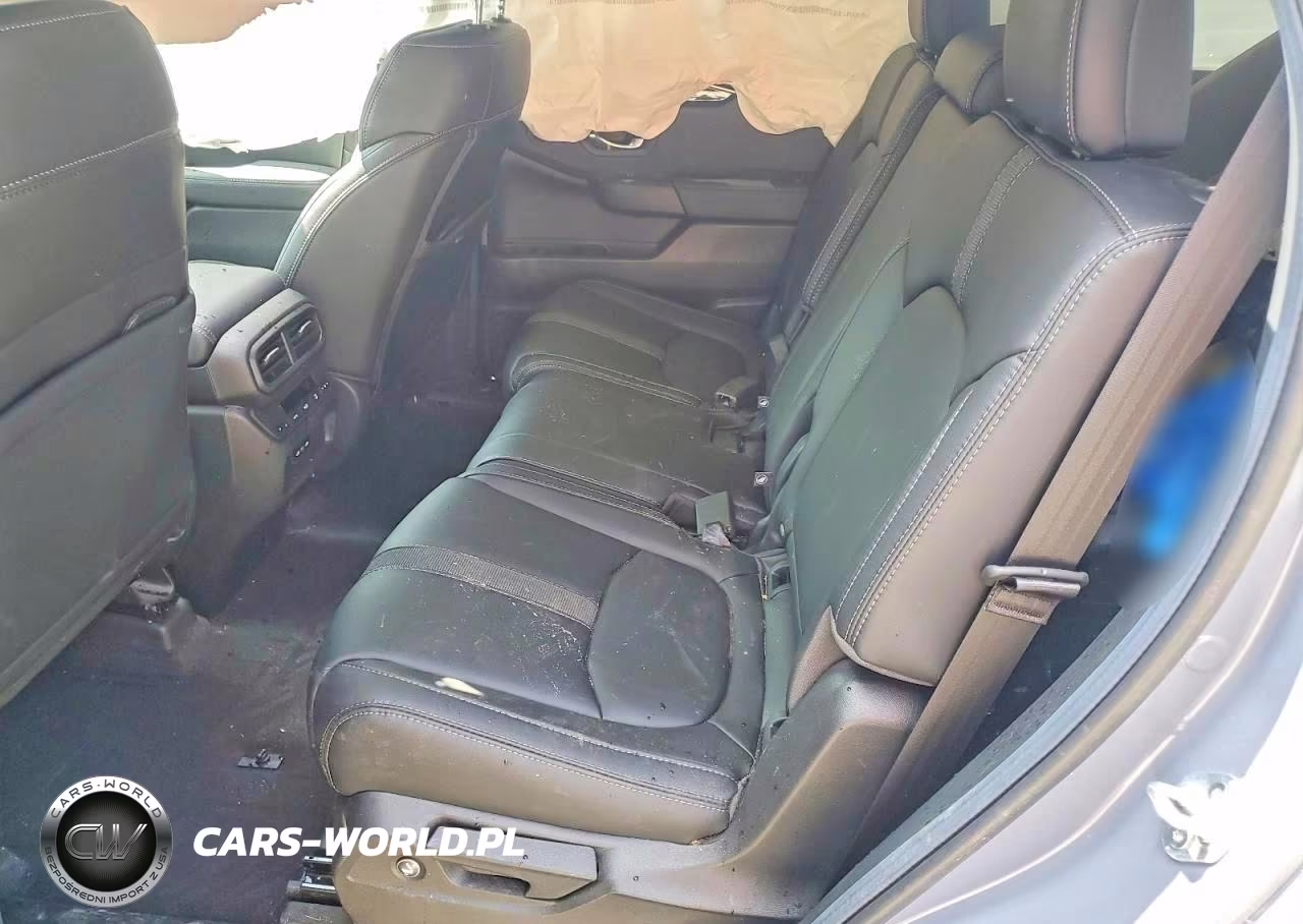 2025 Honda Pilot Touring VIN:5FNYG1H74SB174888 - 11