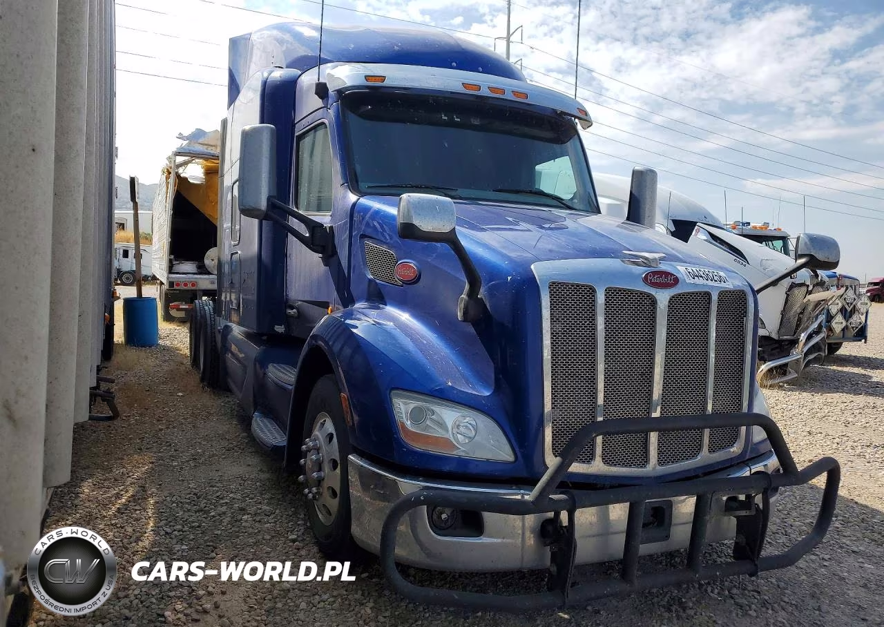 2017 Peterbilt 579 VIN:1XPBDP9X4HD363815 - 4
