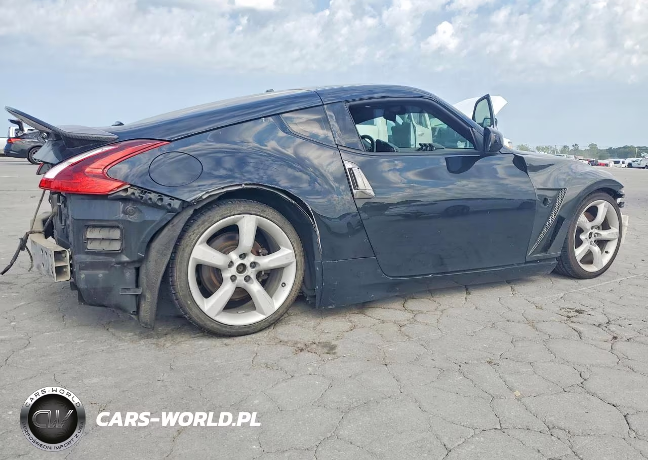 2018 Nissan 370Z Base VIN:JN1AZ4EH3JM571107 - 3