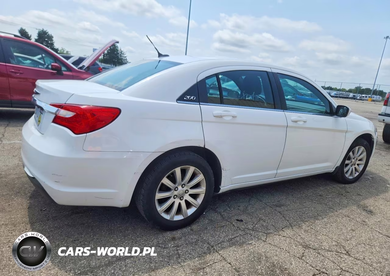 2012 Chrysler 200 Touring VIN:1C3CCBBB6CN295227 - 3
