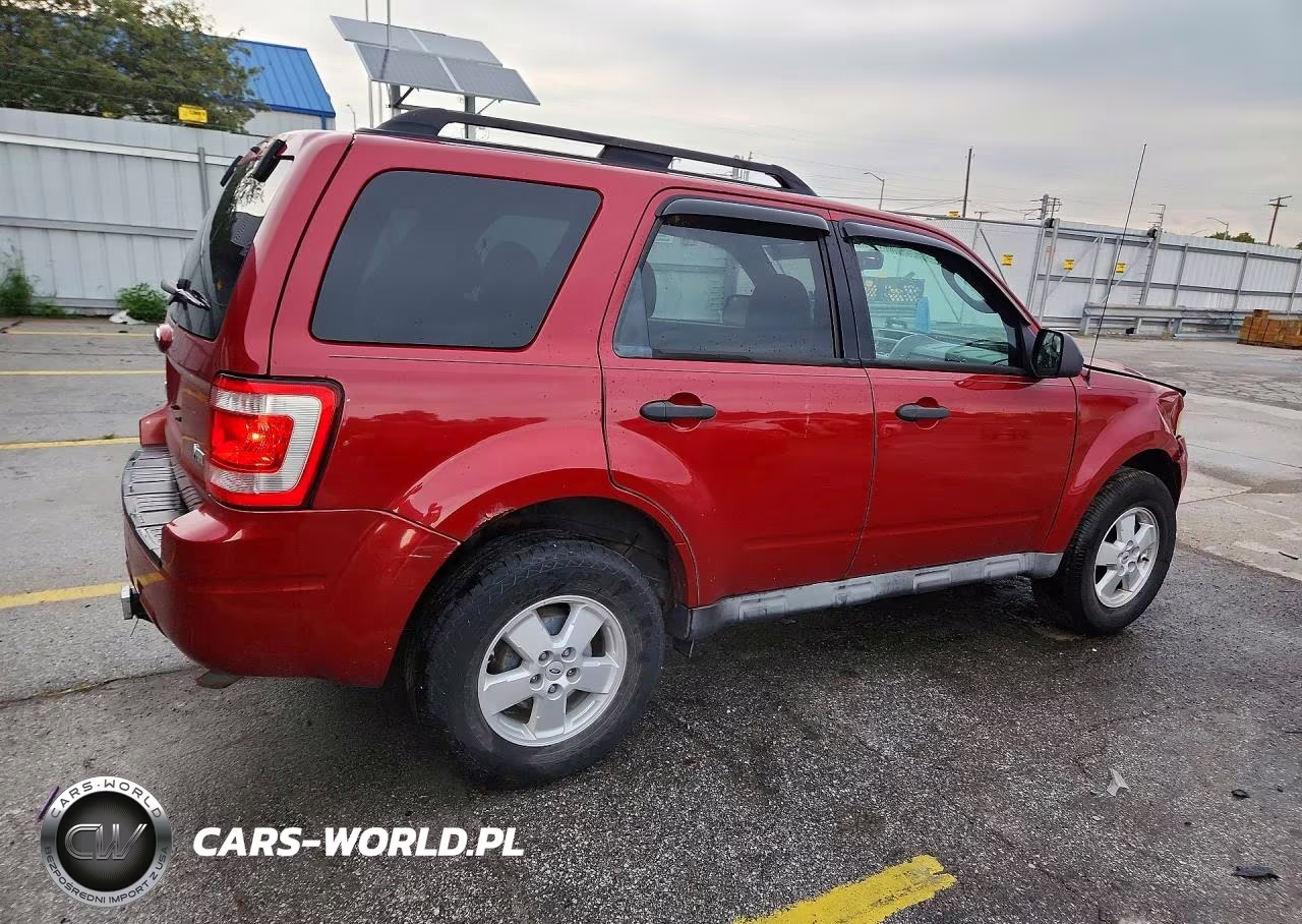 2010 Ford Escape Xlt VIN:1FMCU0DG4AKC88163 - 3