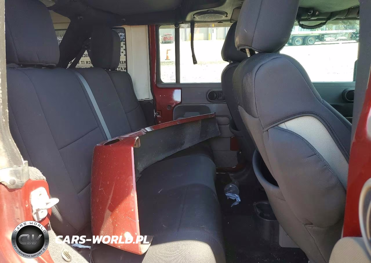 2007 Jeep Wrangler Sahara VIN:1J8GA59197L121387 - 10
