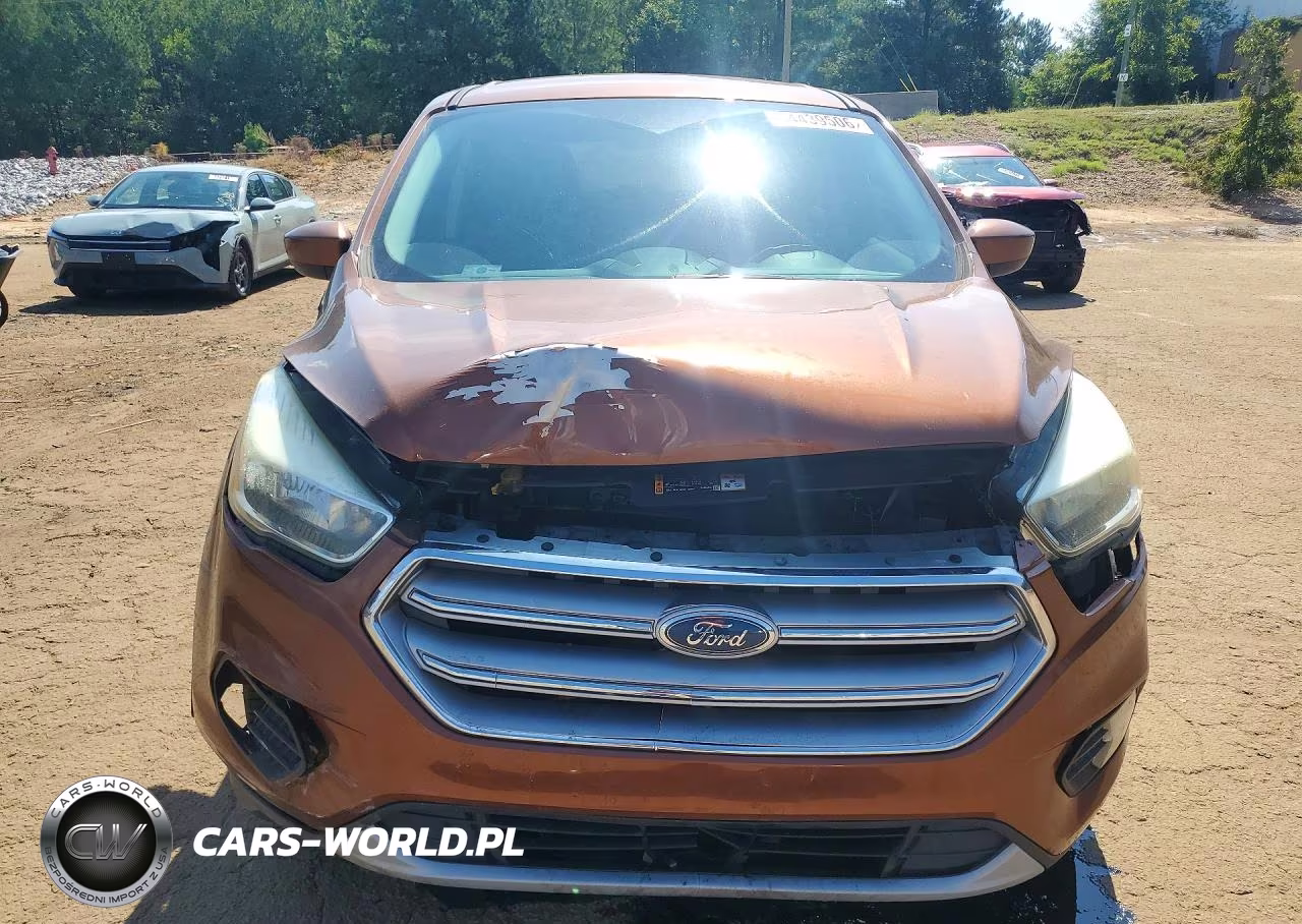 2017 Ford Escape Se VIN:1FMCU0GD9HUA88959 - 5