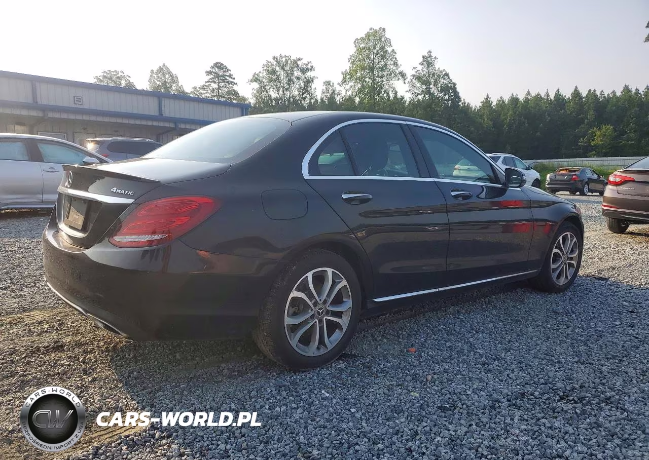2018 Mercedes-Benz C 300 4Matic VIN:55SWF4KB9JU269162 - 3