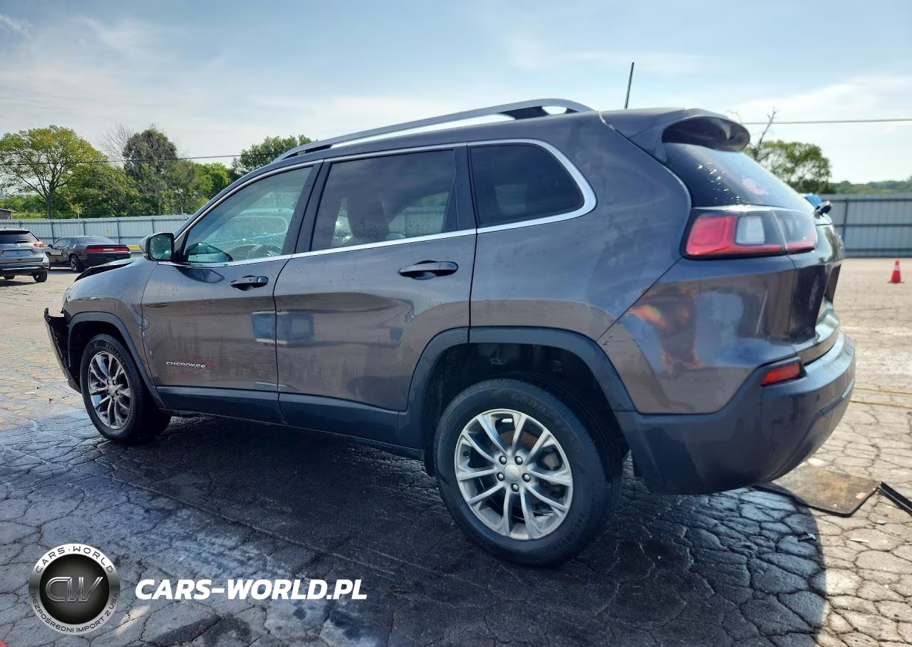 2019 Jeep Cherokee Latitude Plus VIN:1C4PJLLB3KD316630 - 2