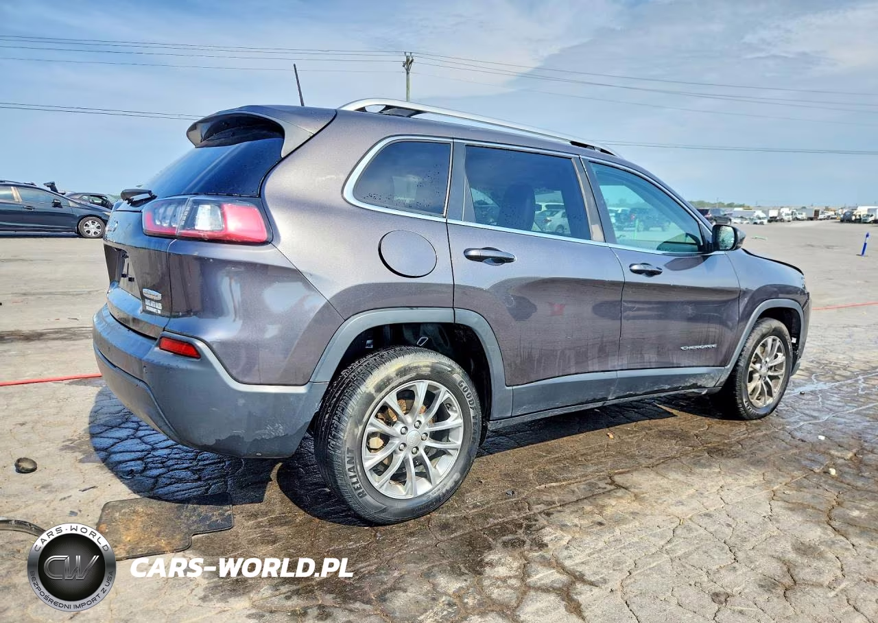 2019 Jeep Cherokee Latitude Plus VIN:1C4PJLLB3KD316630 - 3