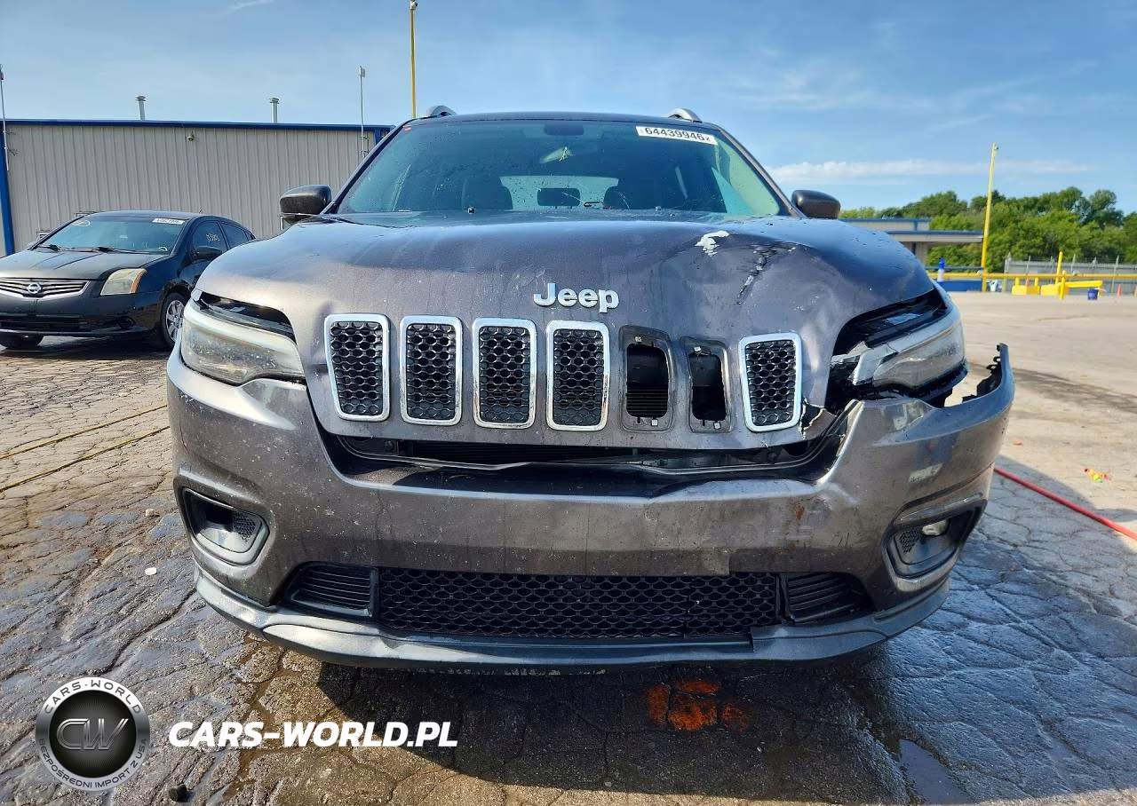 2019 Jeep Cherokee Latitude Plus VIN:1C4PJLLB3KD316630 - 5