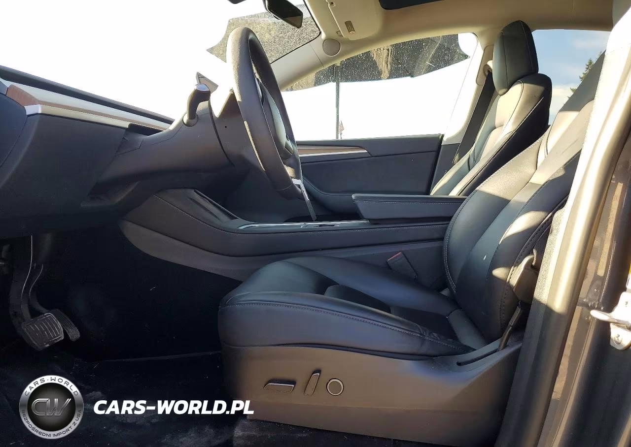 2023 Tesla Model Y VIN:7SAYGDEEXPF609332 - 7