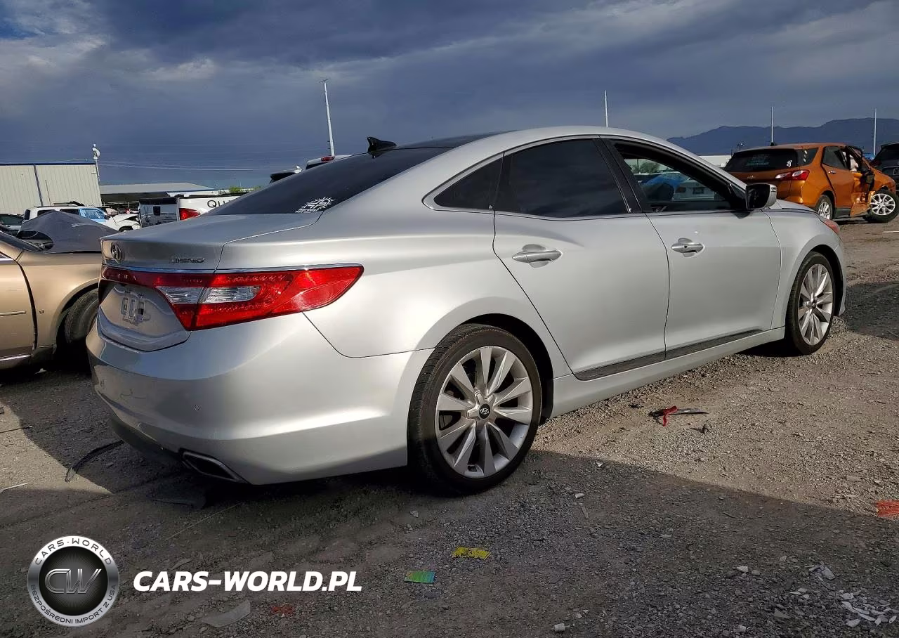 2017 Hyundai Azera Limited VIN:KMHFH4JG2HA579841 - 3