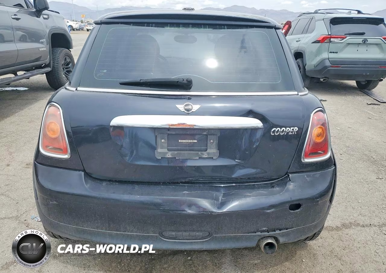 2008 Mini Cooper VIN:WMWMF33558TT67153 - 6