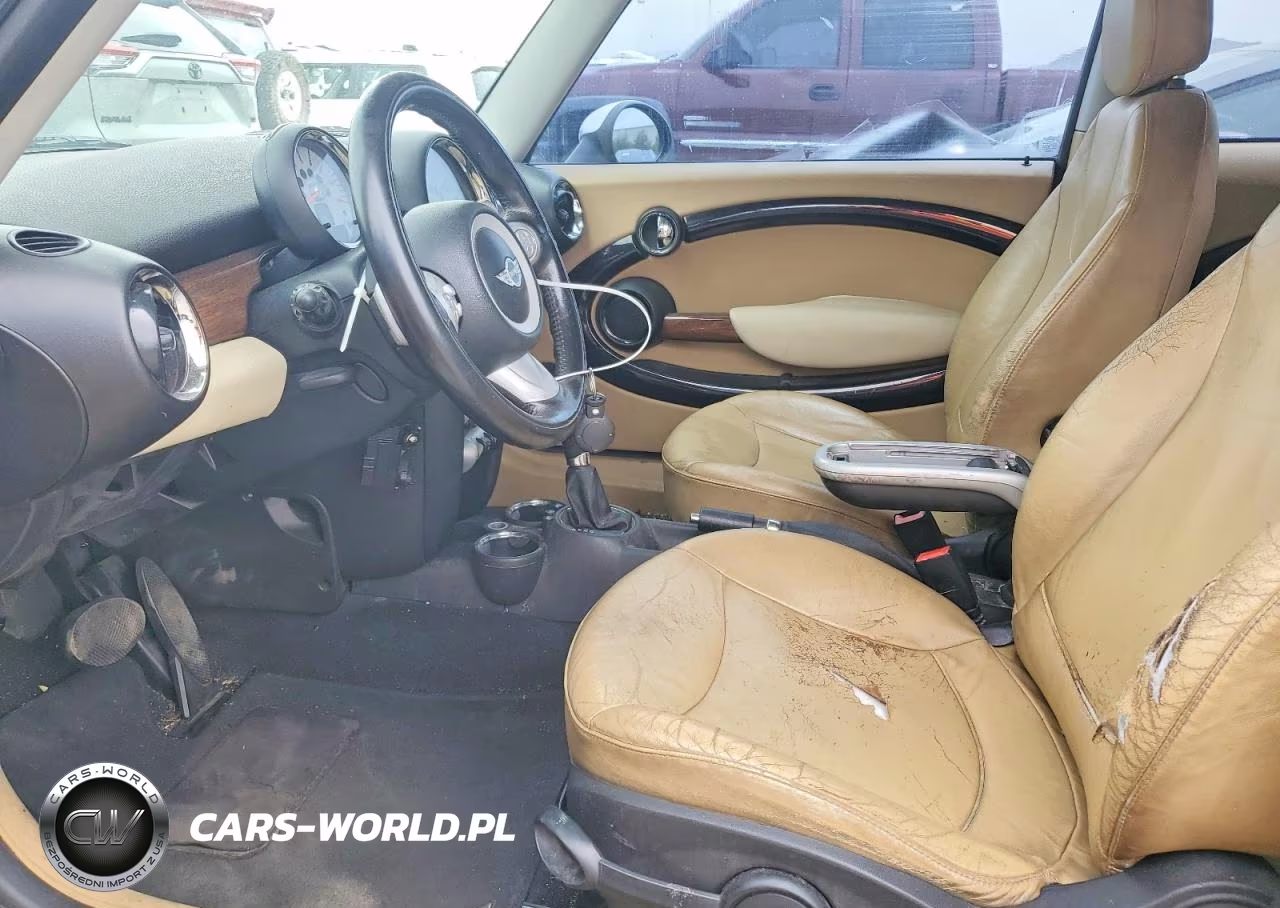 2008 Mini Cooper VIN:WMWMF33558TT67153 - 7