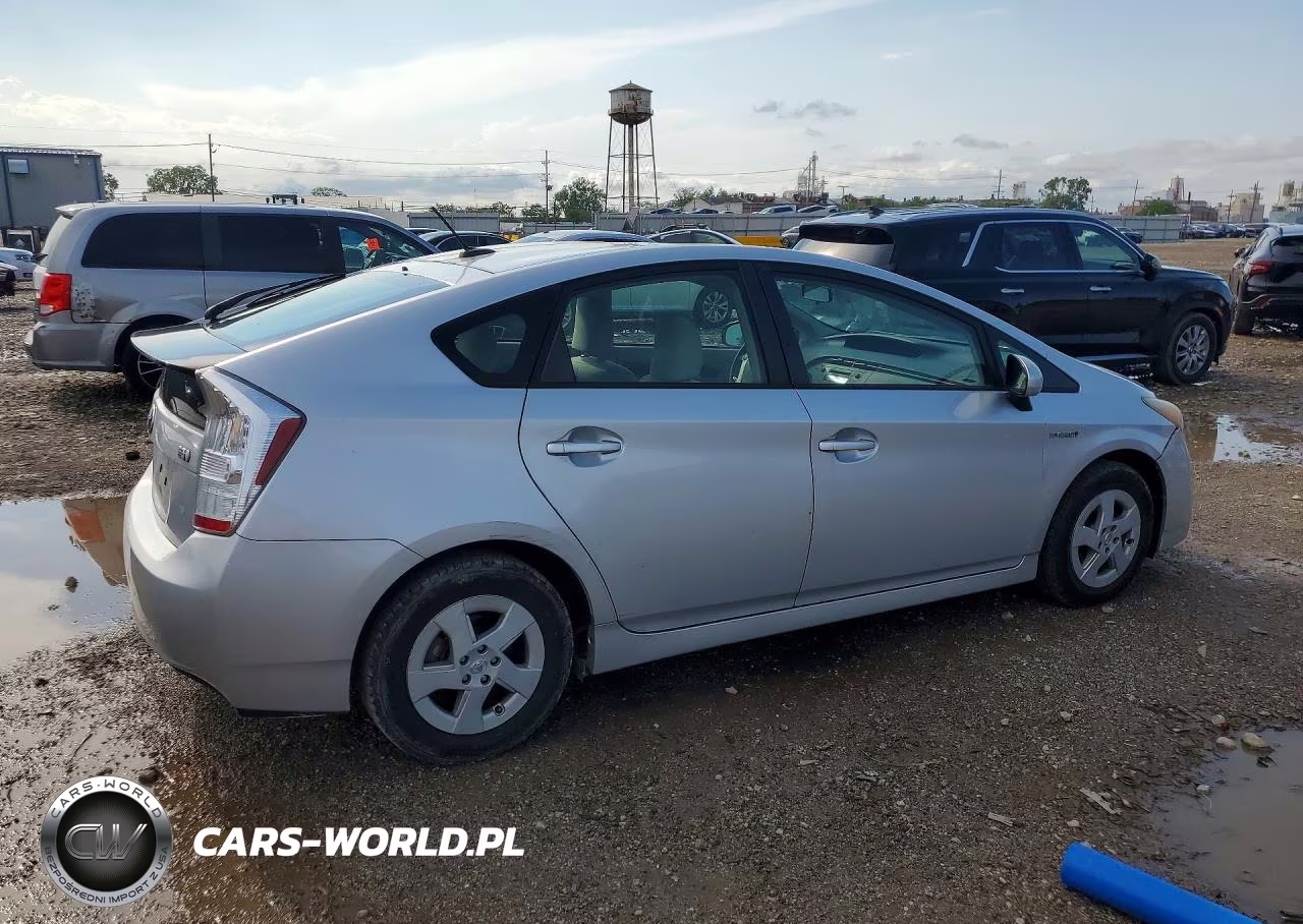 2011 Toyota Prius Two VIN:JTDKN3DU4B5309906 - 3