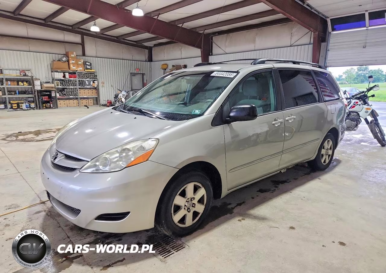 2009 Toyota Sienna Le 7-Passenger