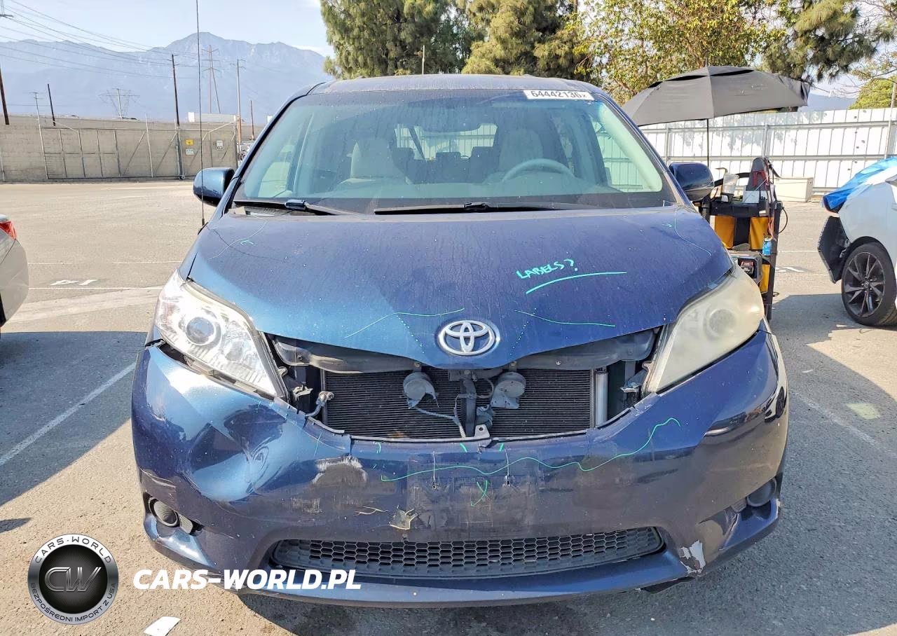 2012 Toyota Sienna Le VIN:5TDKK3DC1CS273183 - 5