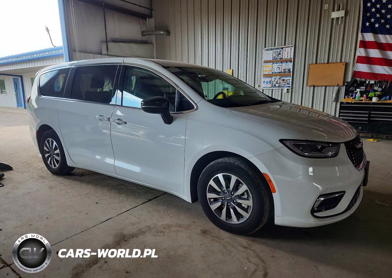 2024 Chrysler Pacifica Hybrid Select VIN:2C4RC1S75RR147139 - 4