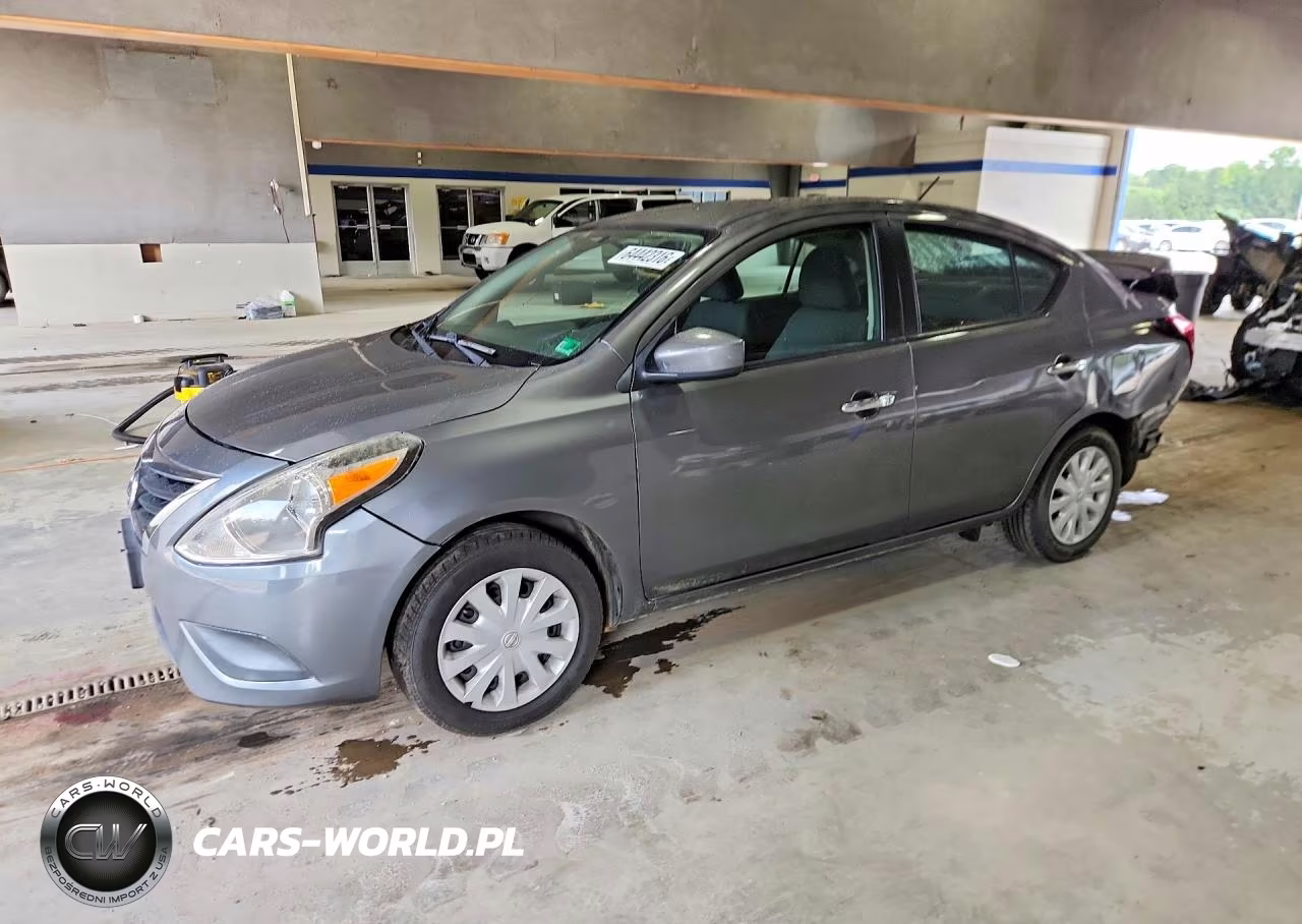 2018 Nissan Versa Sv