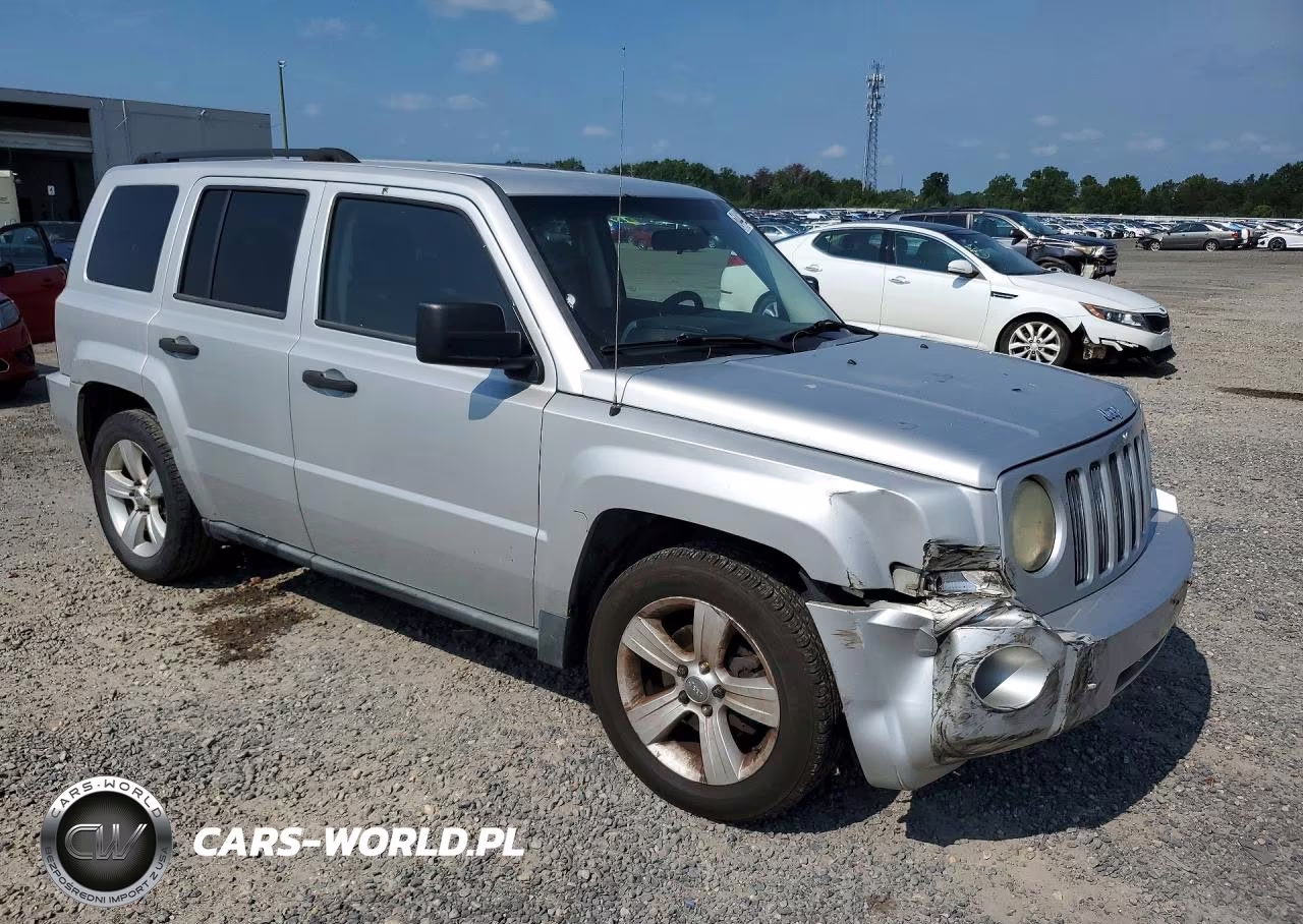 2008 Jeep Patriot Sport VIN:1J8FT28WX8D549658 - 4