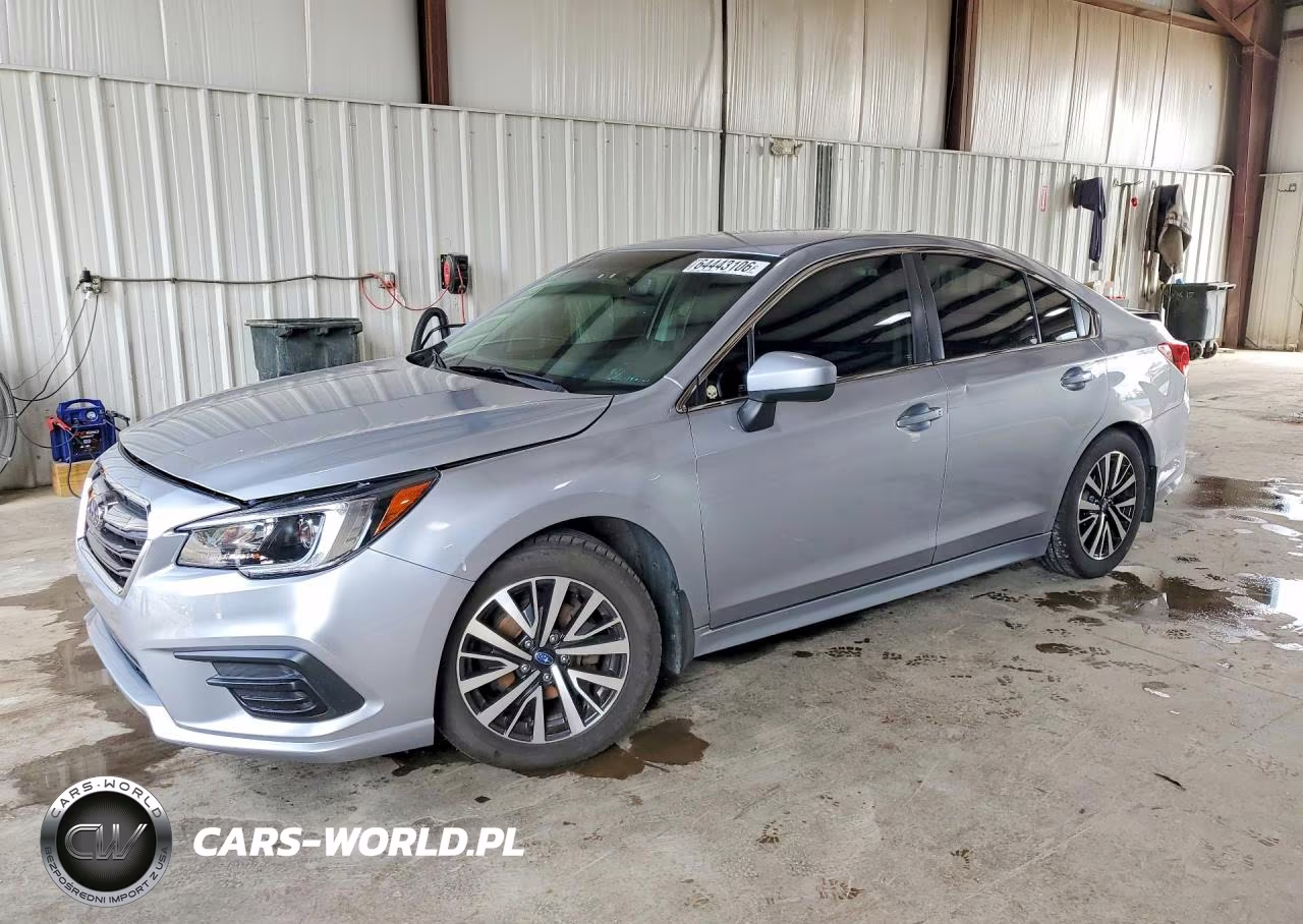 2018 Subaru Legacy 2.5I Premium VIN:4S3BNAC69J3011904 - 1