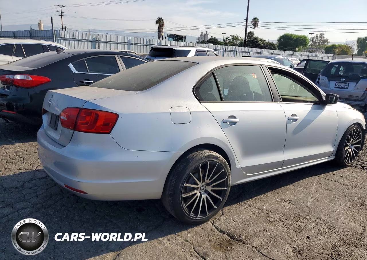 2011 Volkswagen Jetta Base VIN:3VW2K7AJ1BM010830 - 3