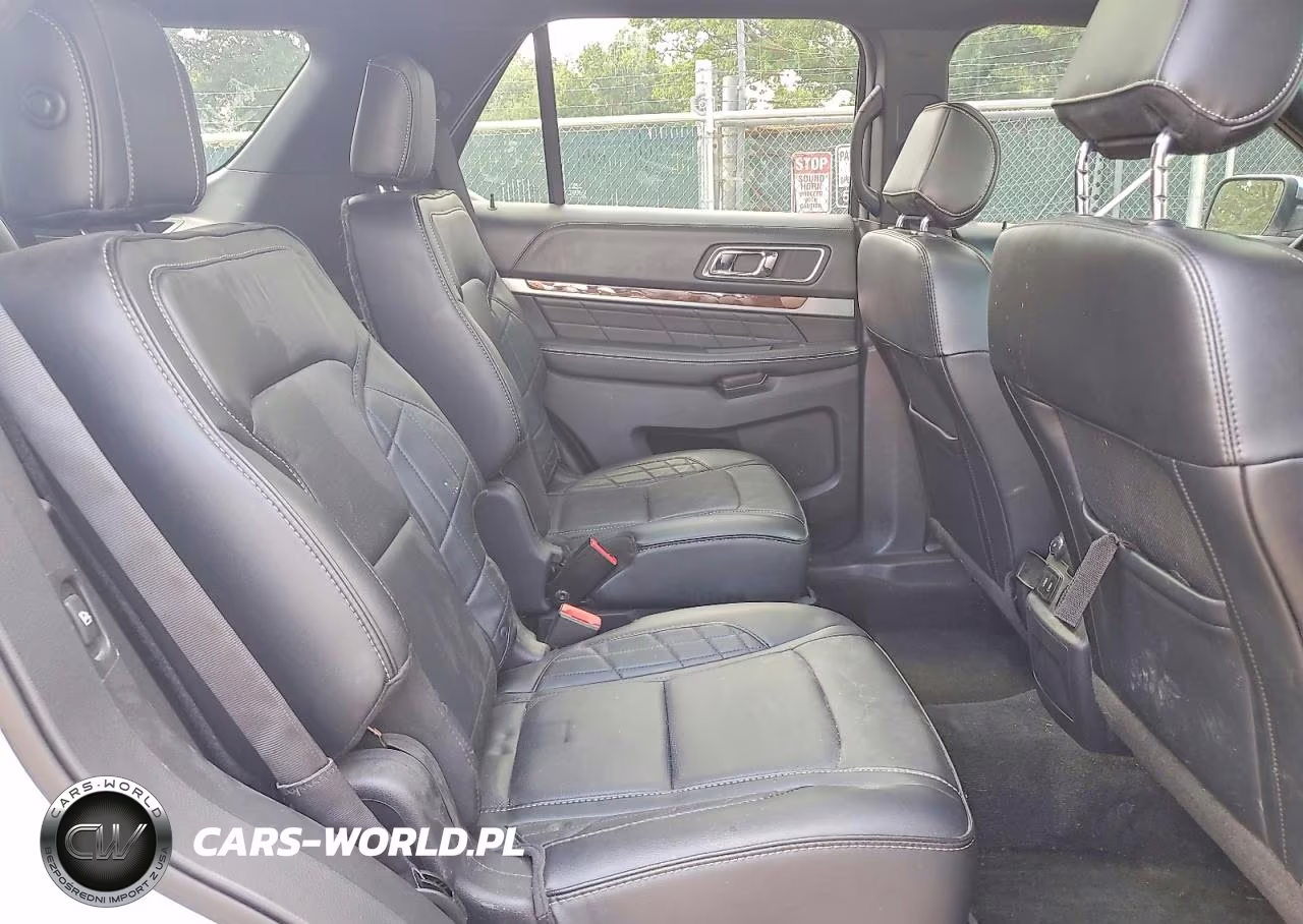 2016 Ford Explorer Platinum VIN:1FM5K8HT3GGD34033 - 11
