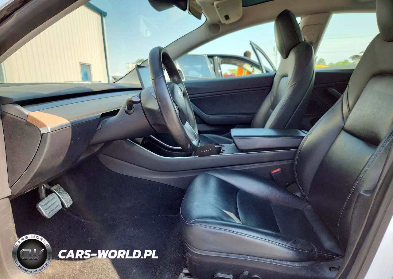 2020 Tesla Model 3 VIN:5YJ3E1EB4LF618233 - 7