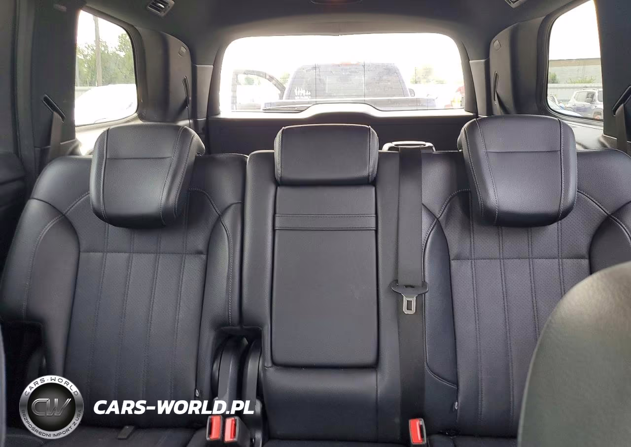 2017 Chevrolet Suburban K1500 Premier VIN:1GNSKJKC6HR311897 - 10
