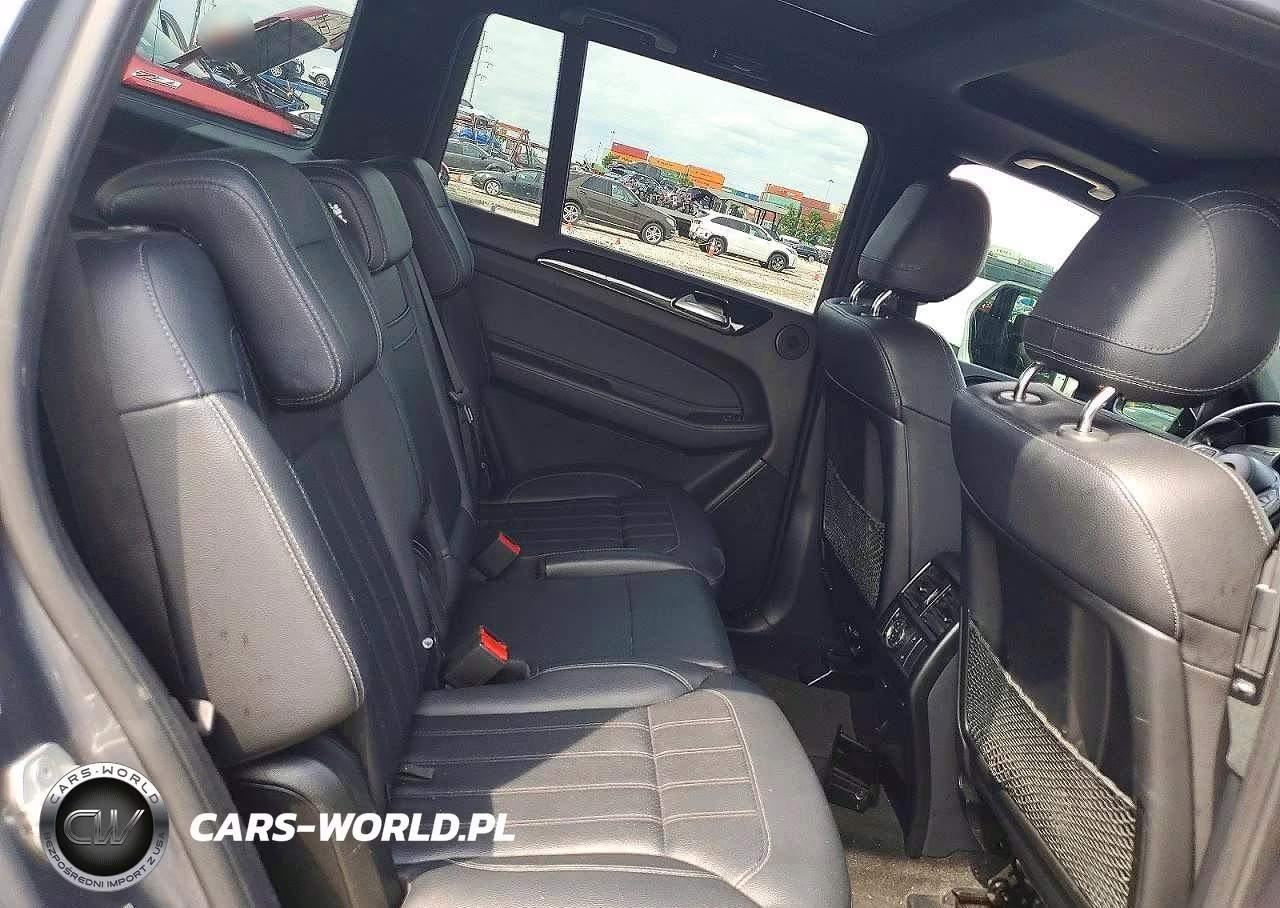 2017 Chevrolet Suburban K1500 Premier VIN:1GNSKJKC6HR311897 - 11