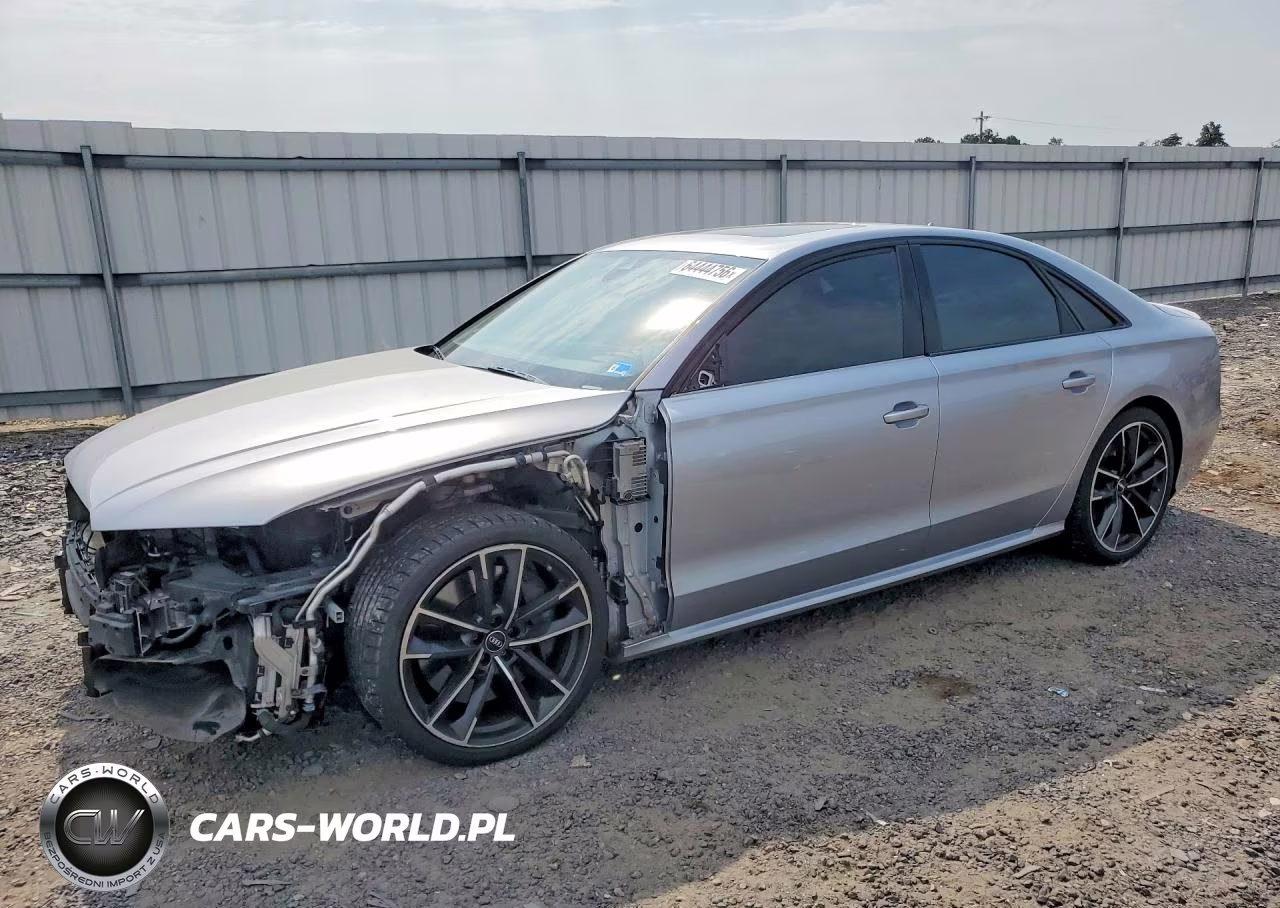 2017 Audi S8 – zdjęcie 1 z 12