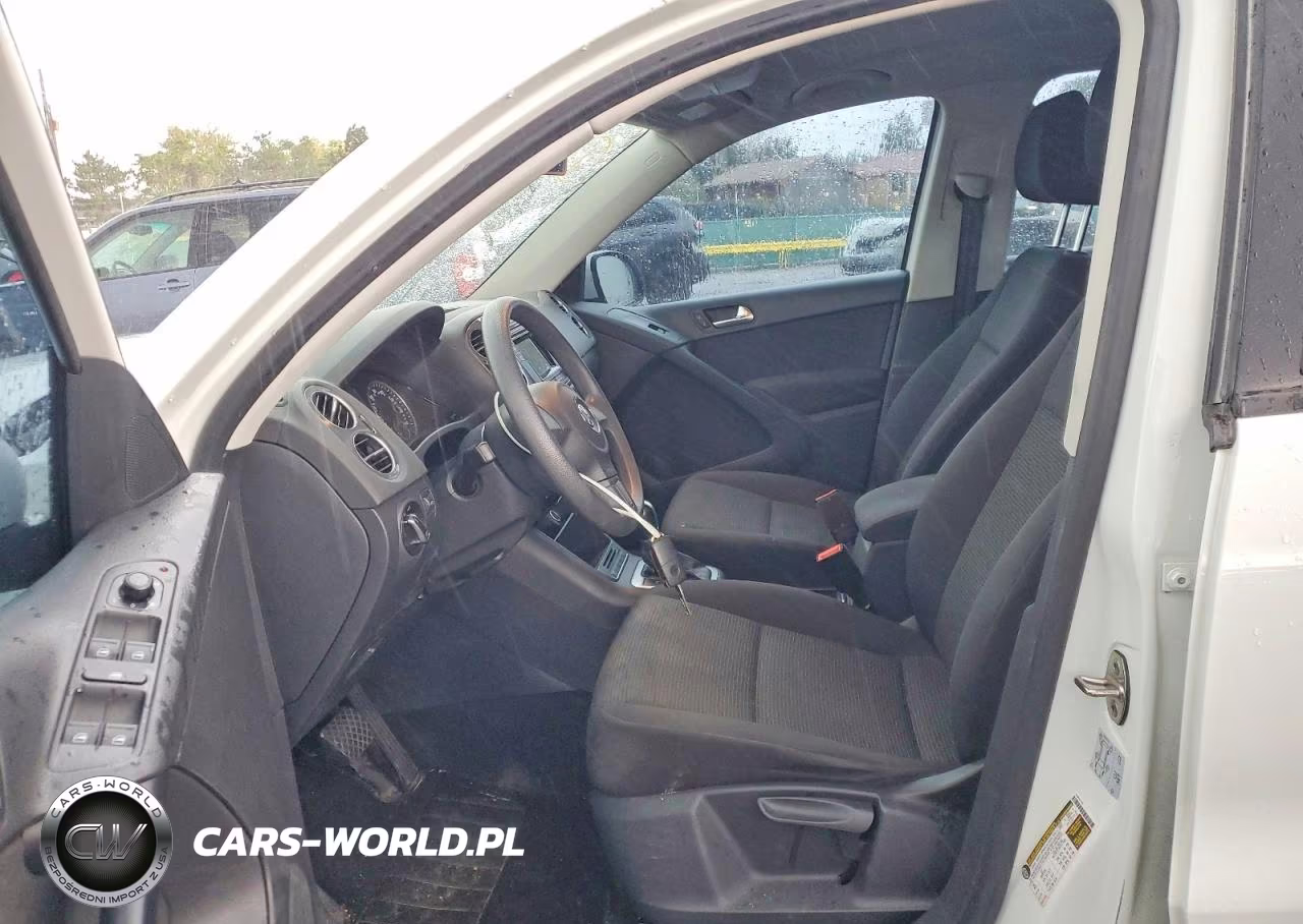 2017 Volkswagen Tiguan S VIN:WVGBV7AX6HK045521 - 7