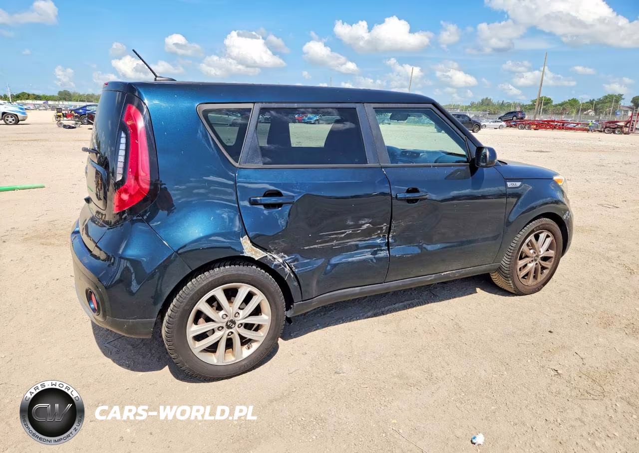 2017 Kia Soul + VIN:KNDJP3A52H7425041 - 3