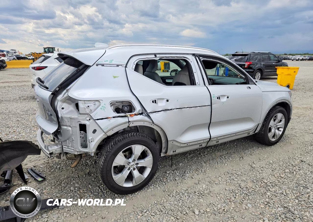 2019 Volvo Xc40 T5 Momentum VIN:YV4162XZ9K2020965 - 3