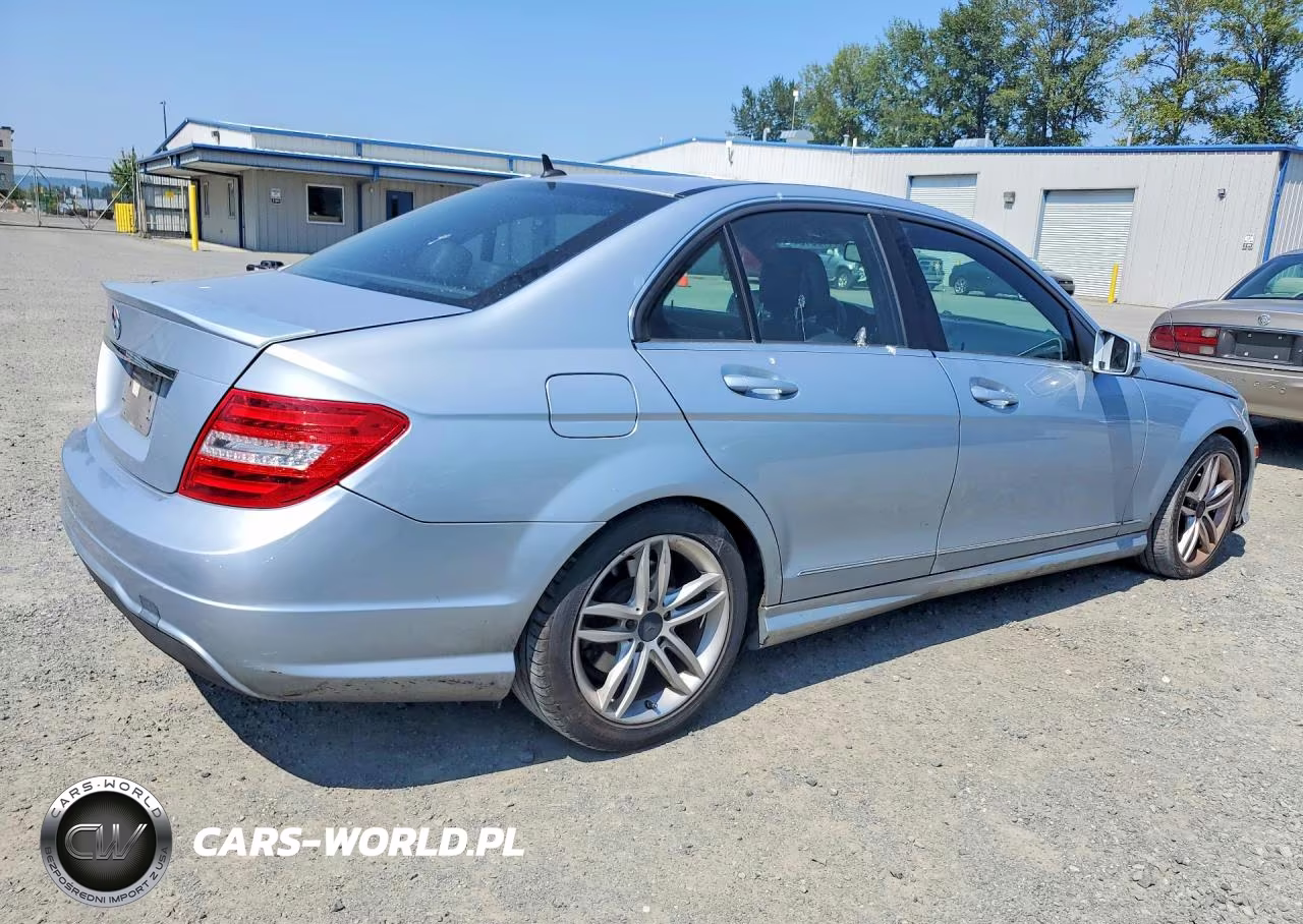 2013 Mercedes-Benz C 250 VIN:WDDGF4HB5DA766208 - 3