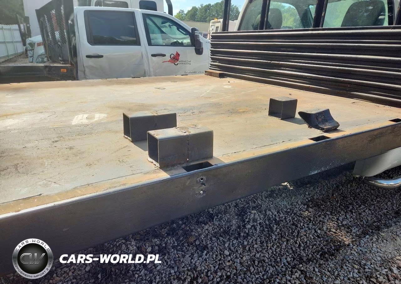 2011 Ford F550 Super Duty VIN:1FDUF5GYXBEA64492 - 10
