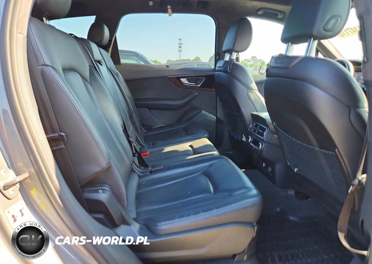 2018 Audi Q7 Prestige VIN:WA1VAAF76JD024742 - 11