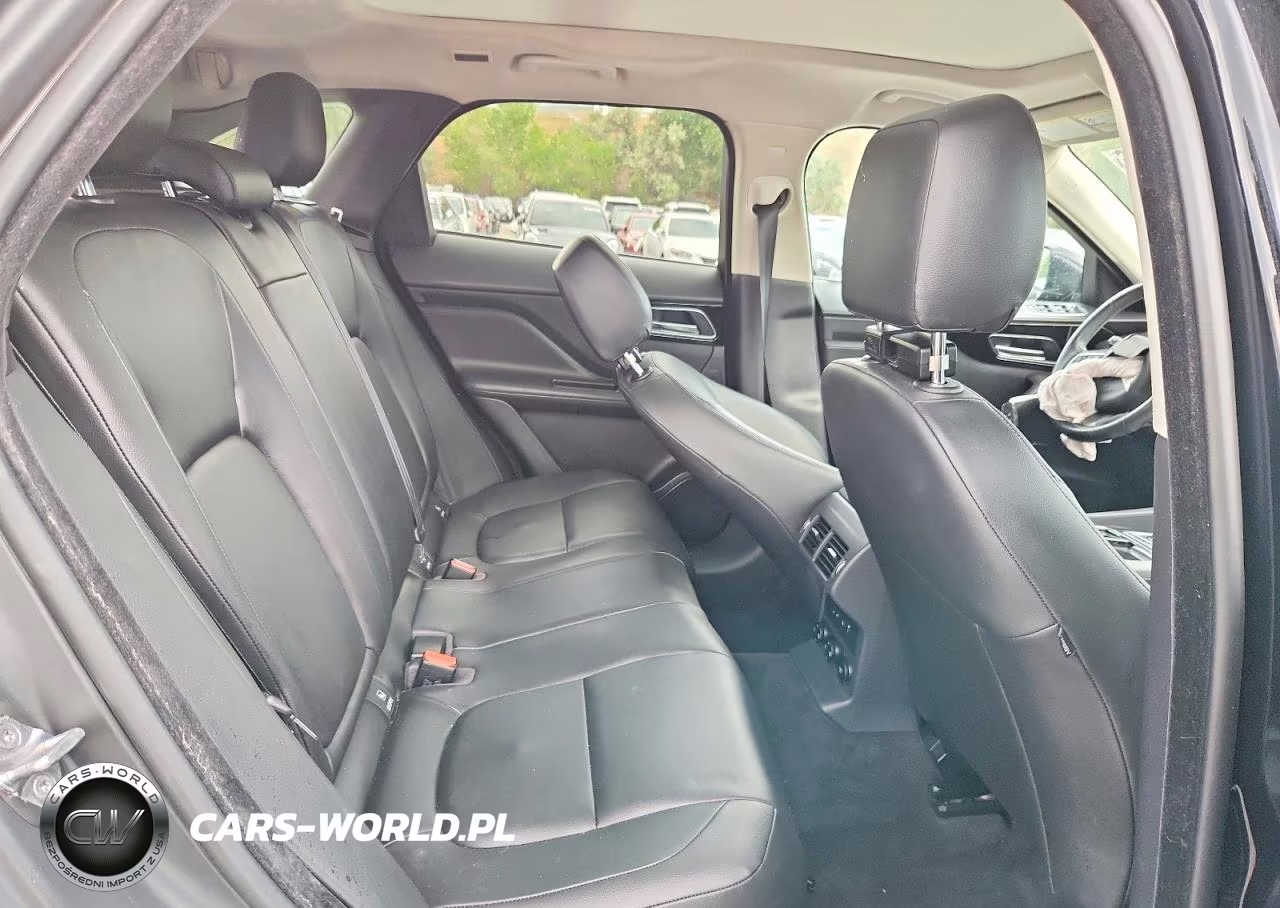 2020 Jaguar F-Pace Premium VIN:SADCJ2FX3LA632083 - 11