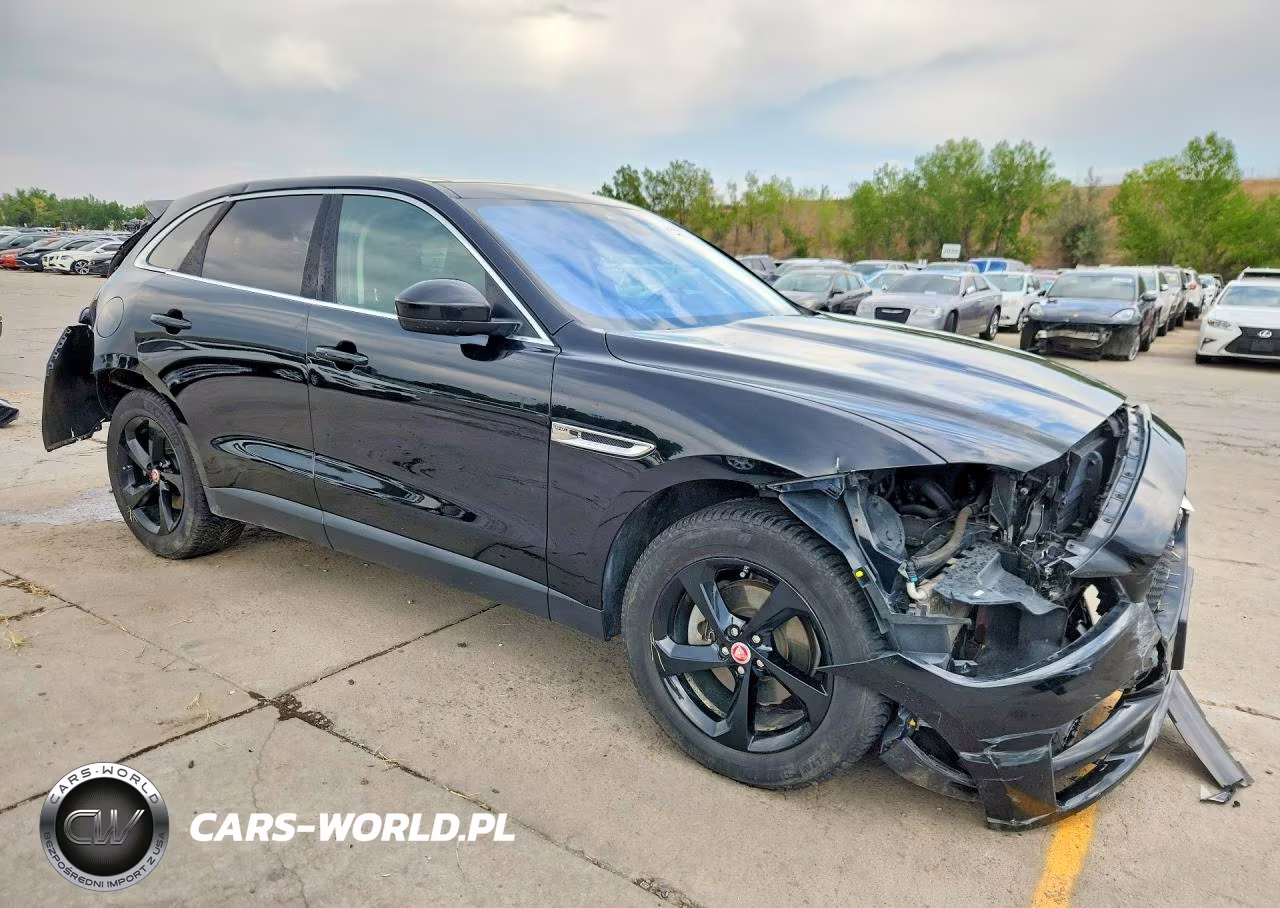 2020 Jaguar F-Pace Premium VIN:SADCJ2FX3LA632083 - 4