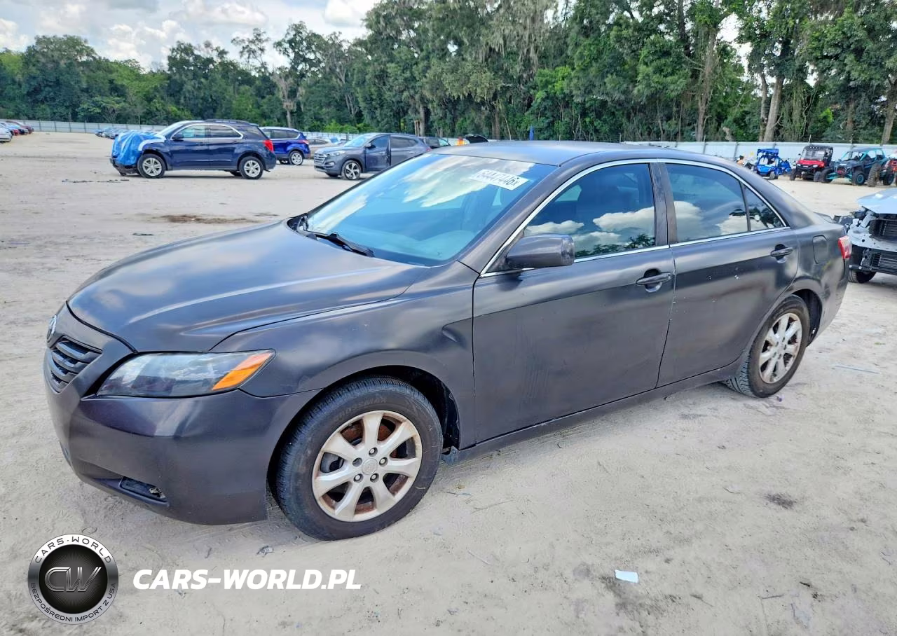 2009 Toyota Camry Le – zdjęcie 1 z 12